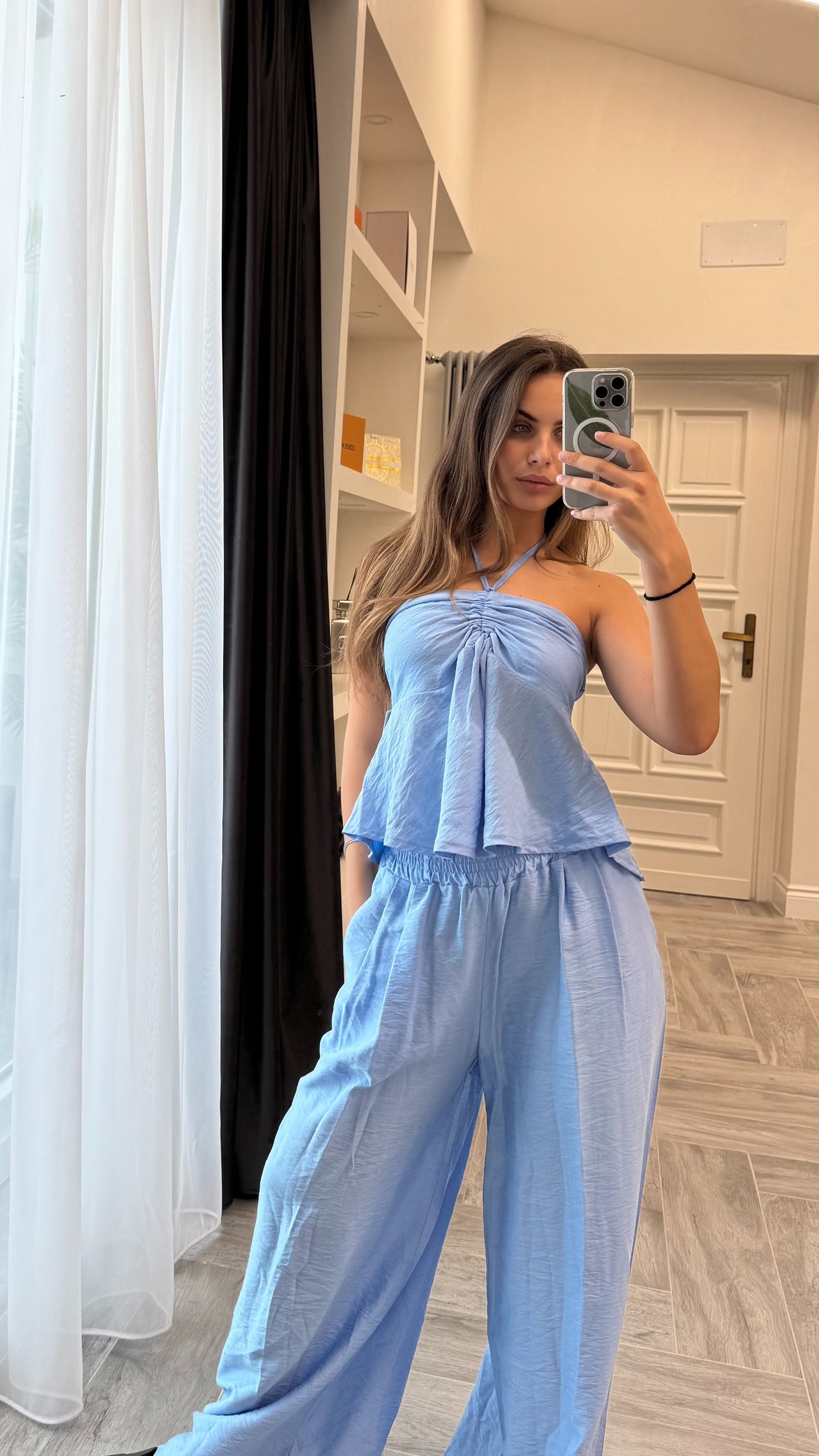 Set Mia