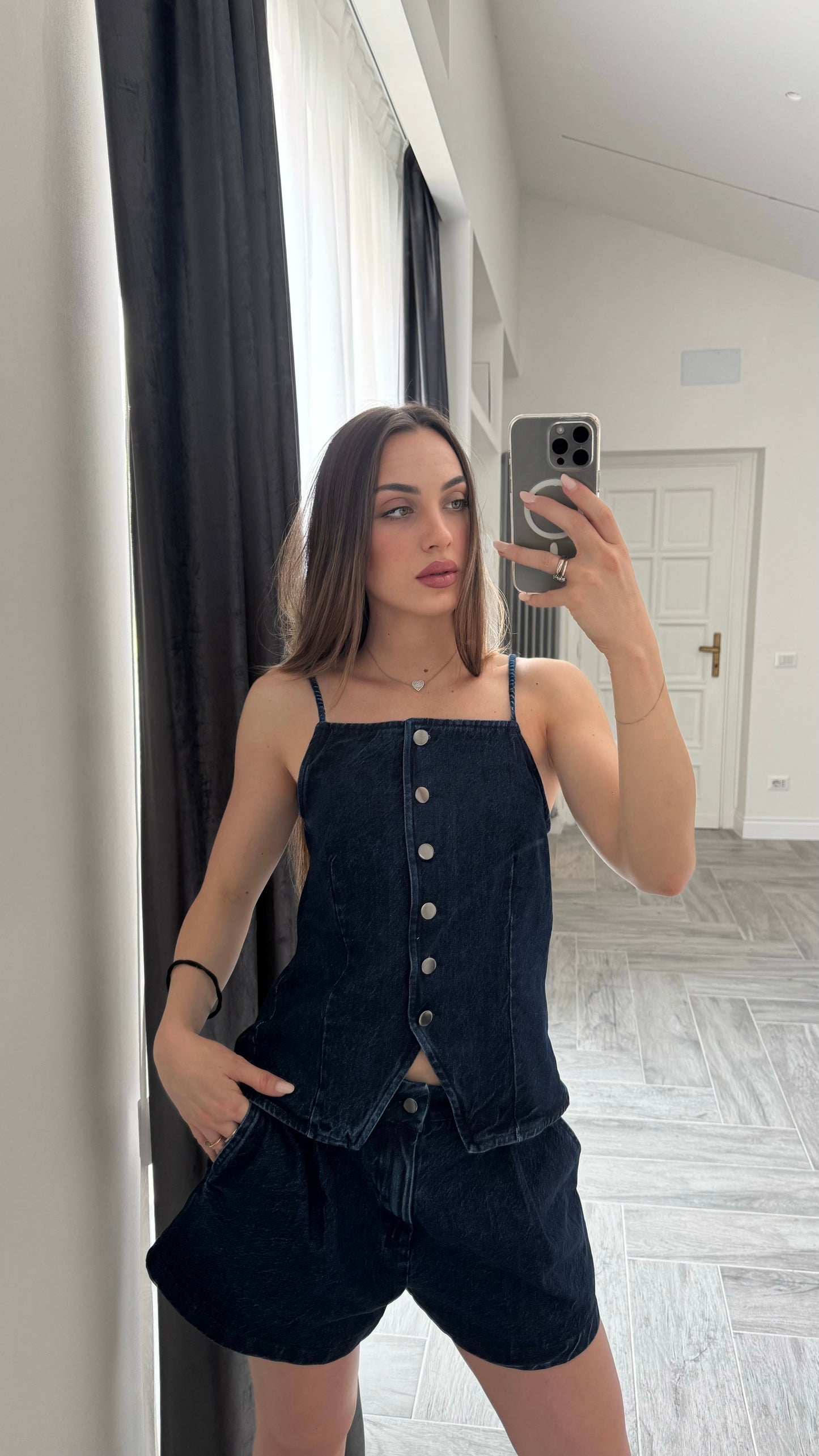 Set Amelia