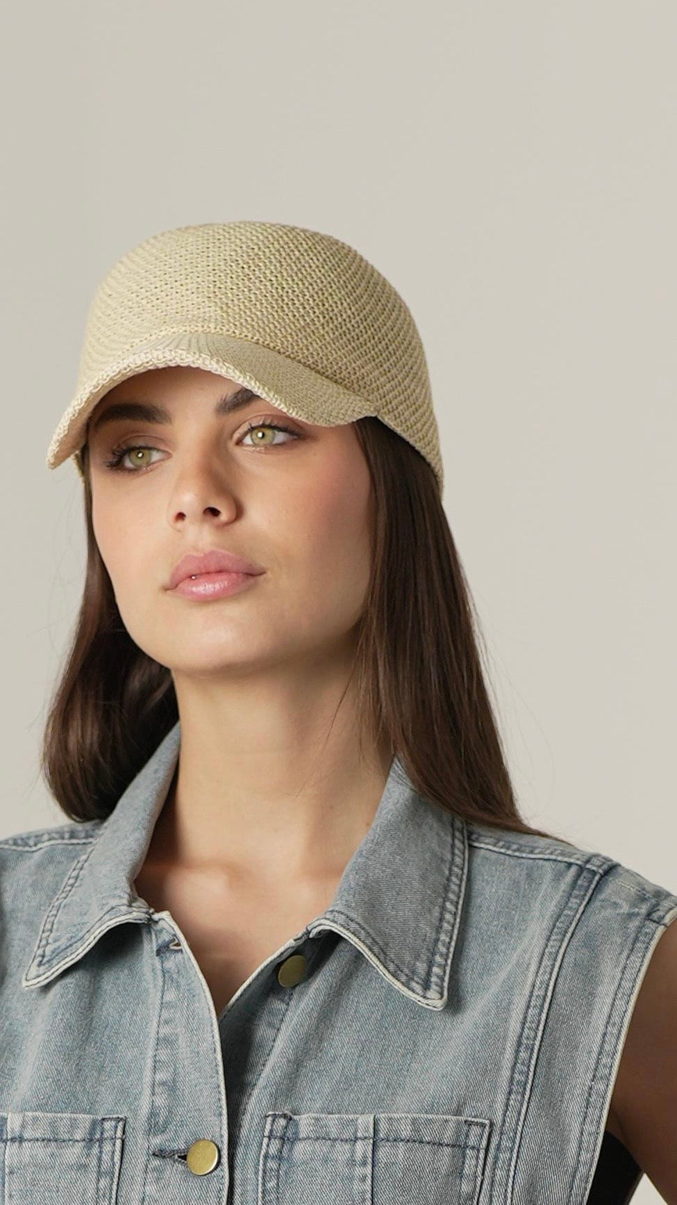 Cappello in paglia con visiera